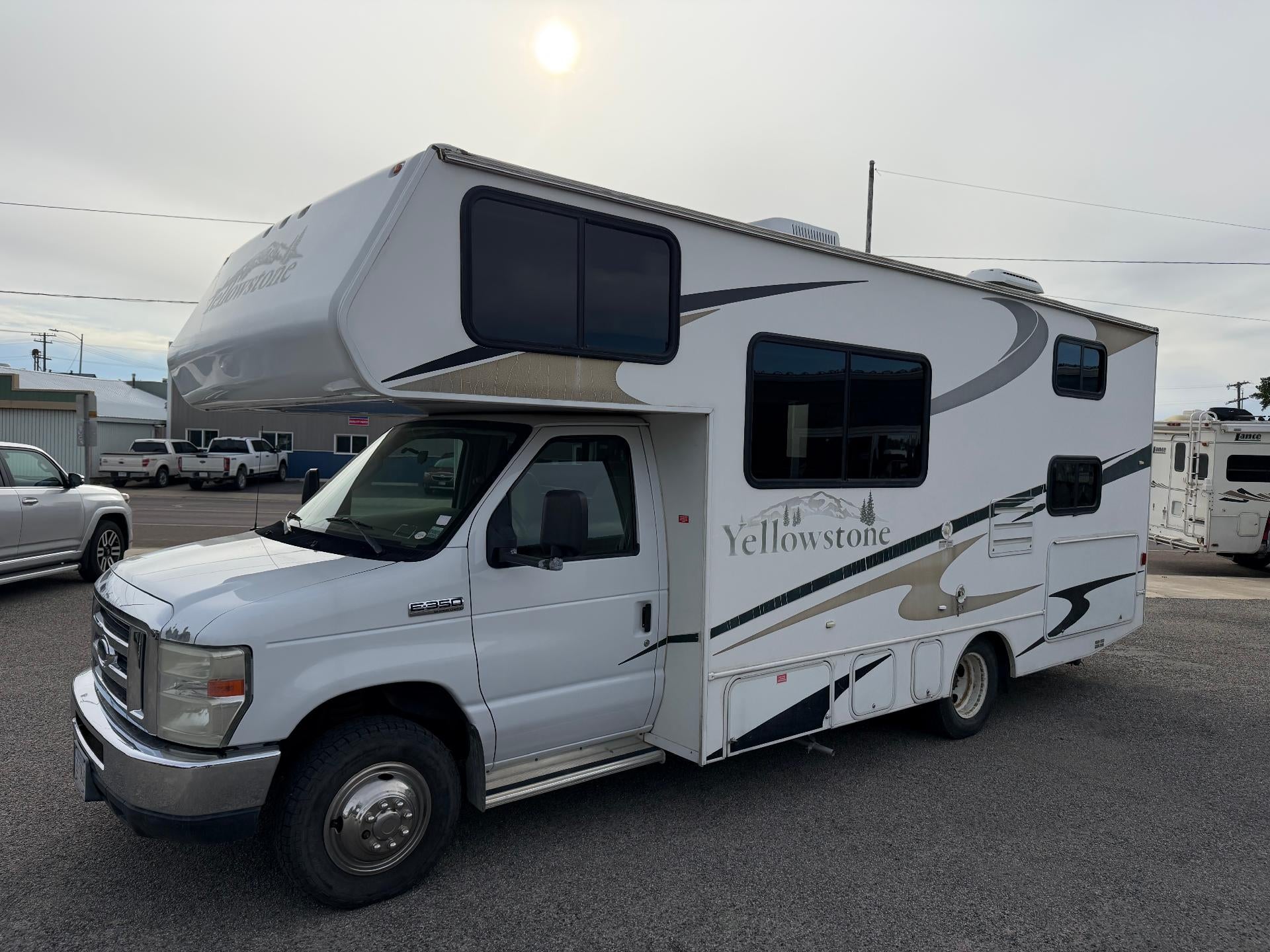 2008 Ford Econoline Commercial Cutaway Yellowstone