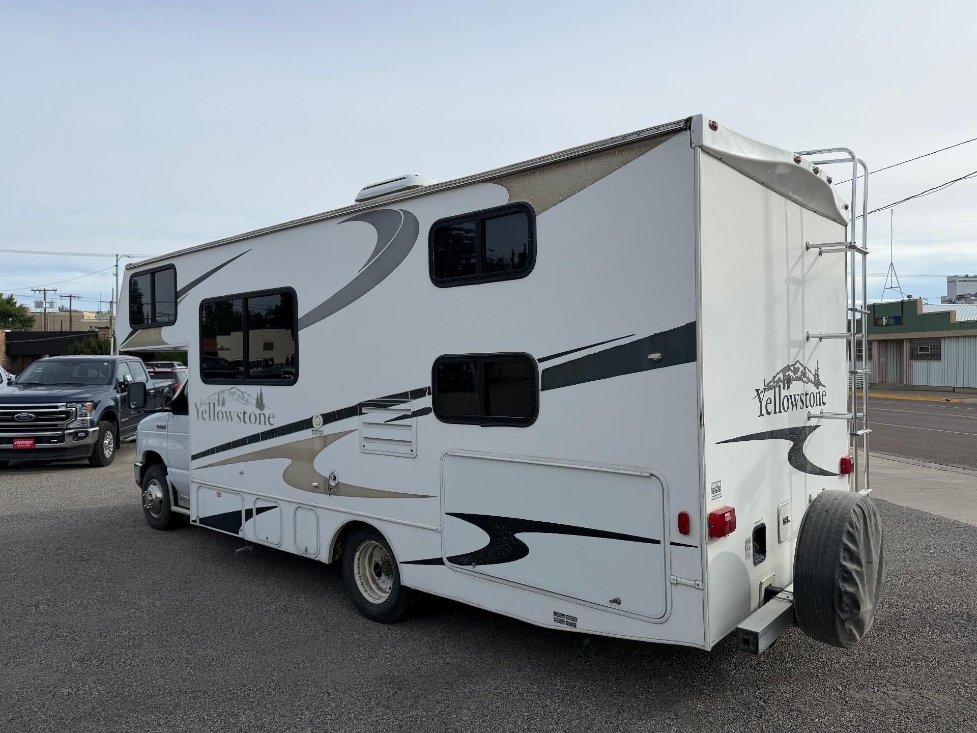 2008 Ford Econoline Commercial Cutaway Yellowstone