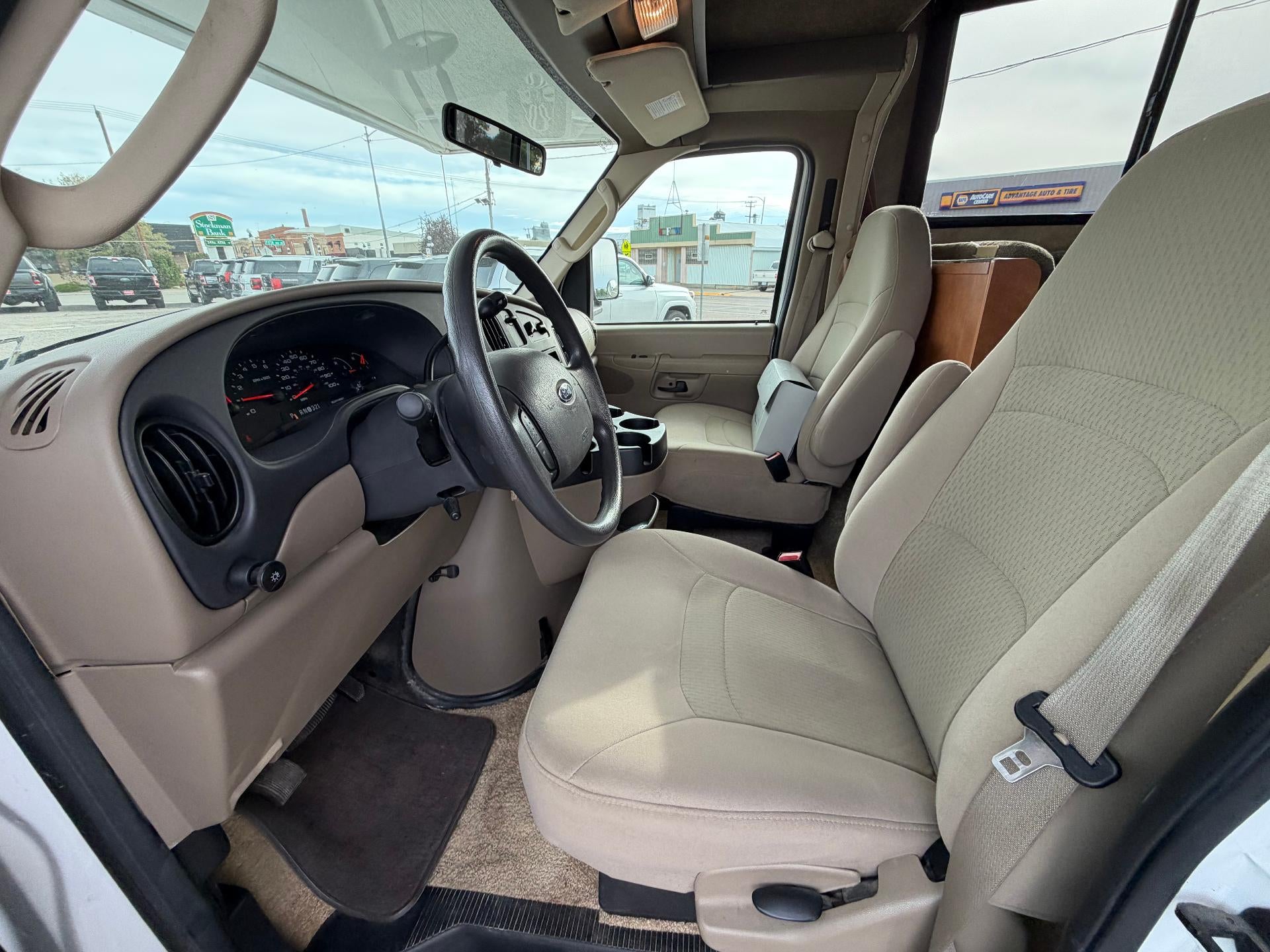2008 Ford Econoline Commercial Cutaway Yellowstone