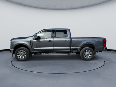 2025 Ford Super Duty F-350 SRW LARIAT