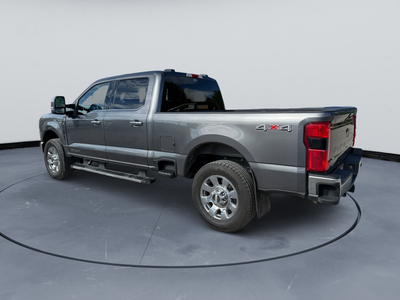 2025 Ford Super Duty F-350 SRW LARIAT