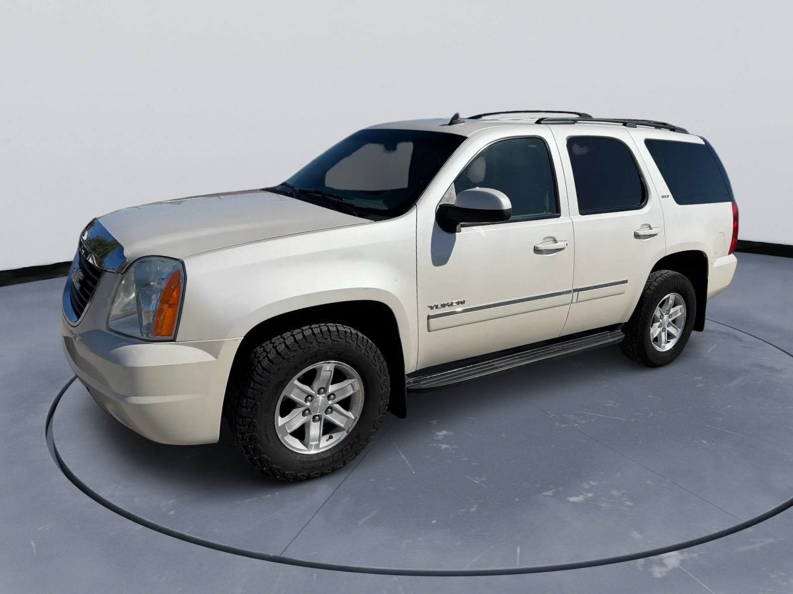 2011 GMC Yukon 4WD SLT's photo