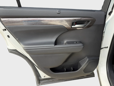 2021 Toyota Highlander Hybrid Platinum