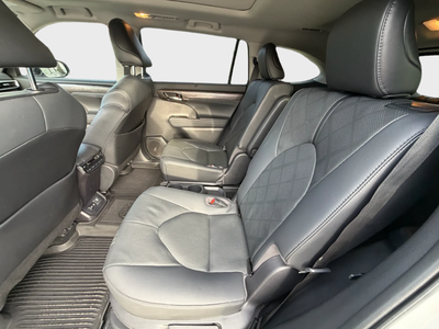 2021 Toyota Highlander Hybrid Platinum