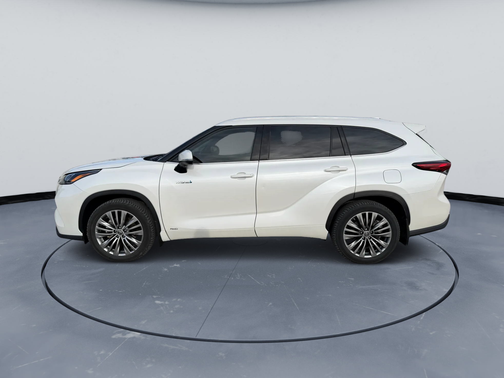 2021 Toyota Highlander Hybrid Platinum