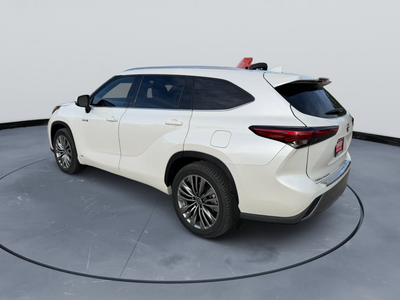 2021 Toyota Highlander Hybrid Platinum