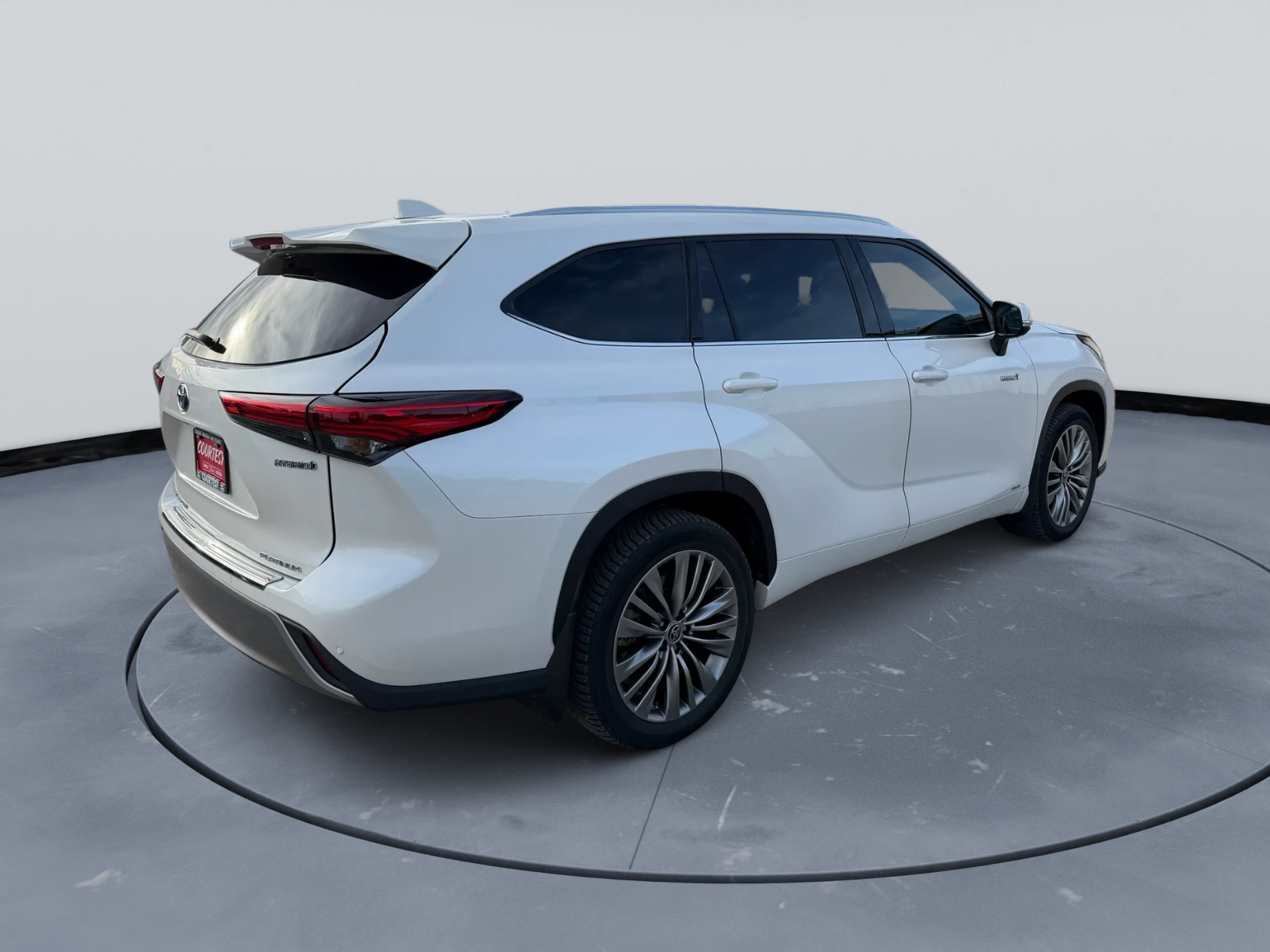 2021 Toyota Highlander Hybrid Platinum