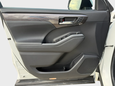 2021 Toyota Highlander Hybrid Platinum