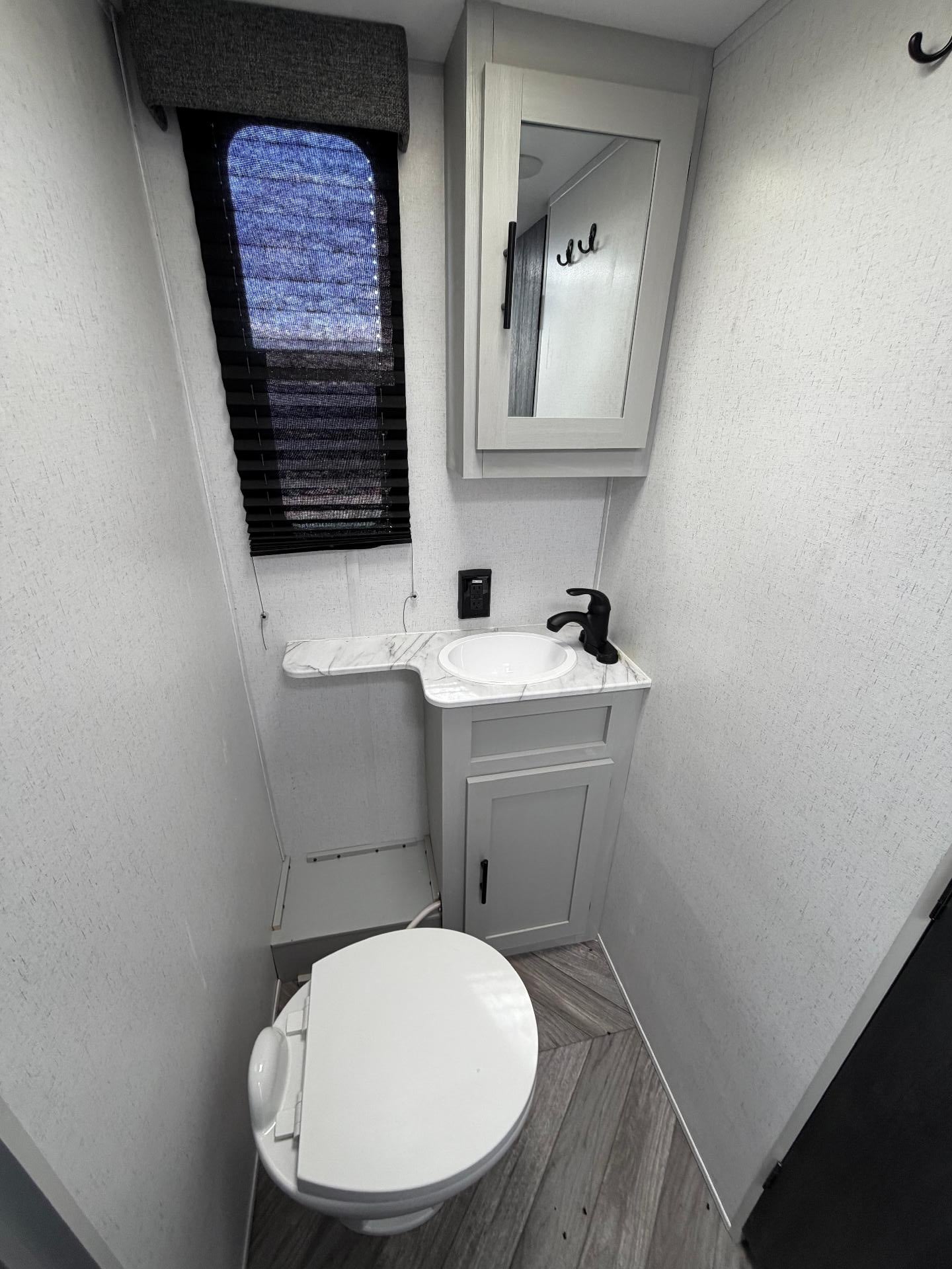 2022 FOREST RIVER WILDWOOD 169RSK Base