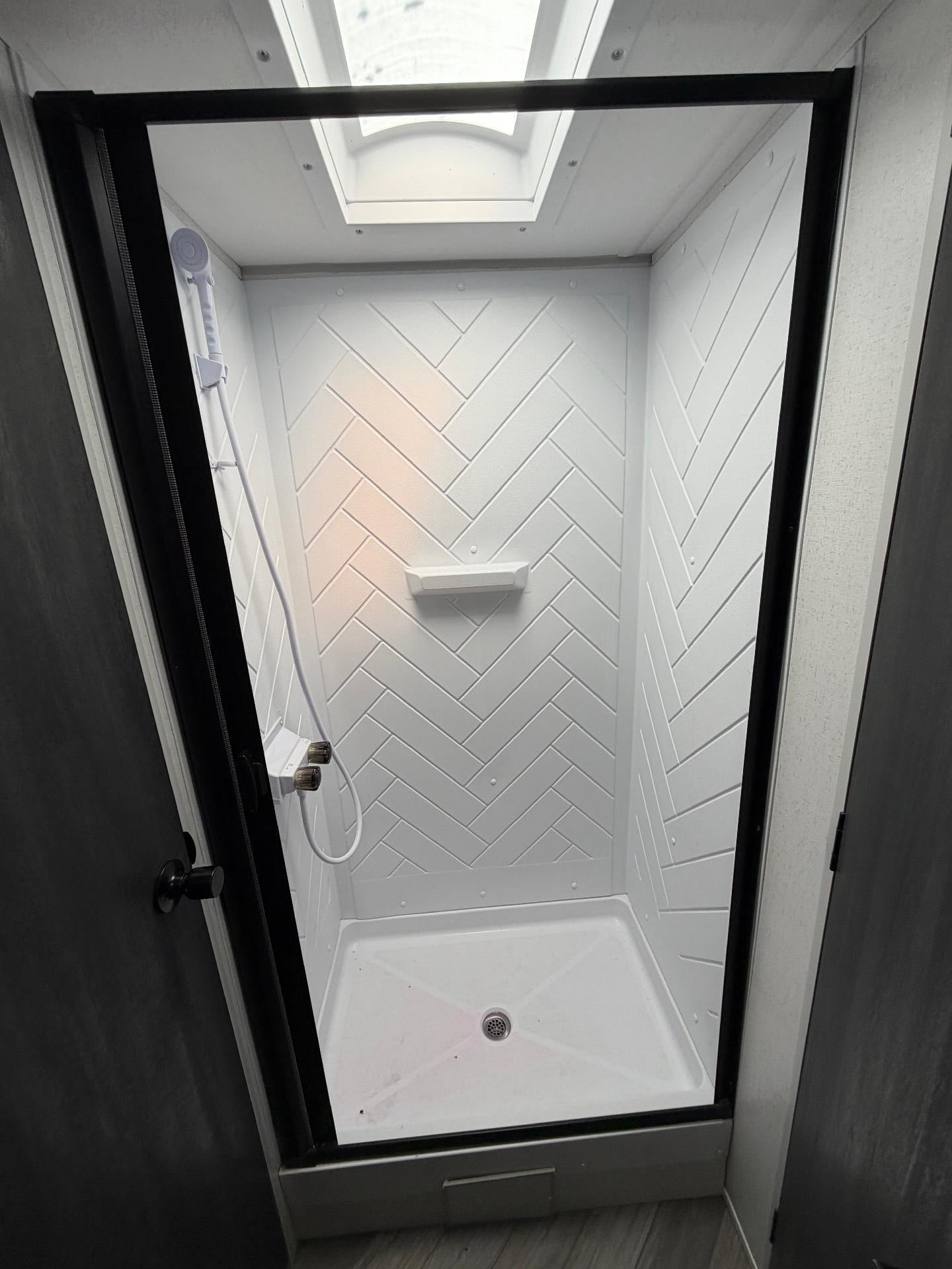 2022 FOREST RIVER WILDWOOD 169RSK Base